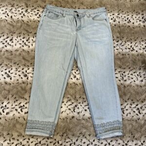 Christopher & Banks Signature Slimming Capri Women's 12P- Light Wash Embroidered